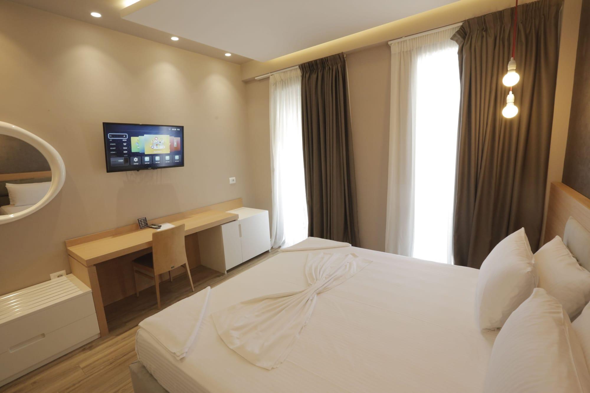 Lord Tirana Hotel 4*