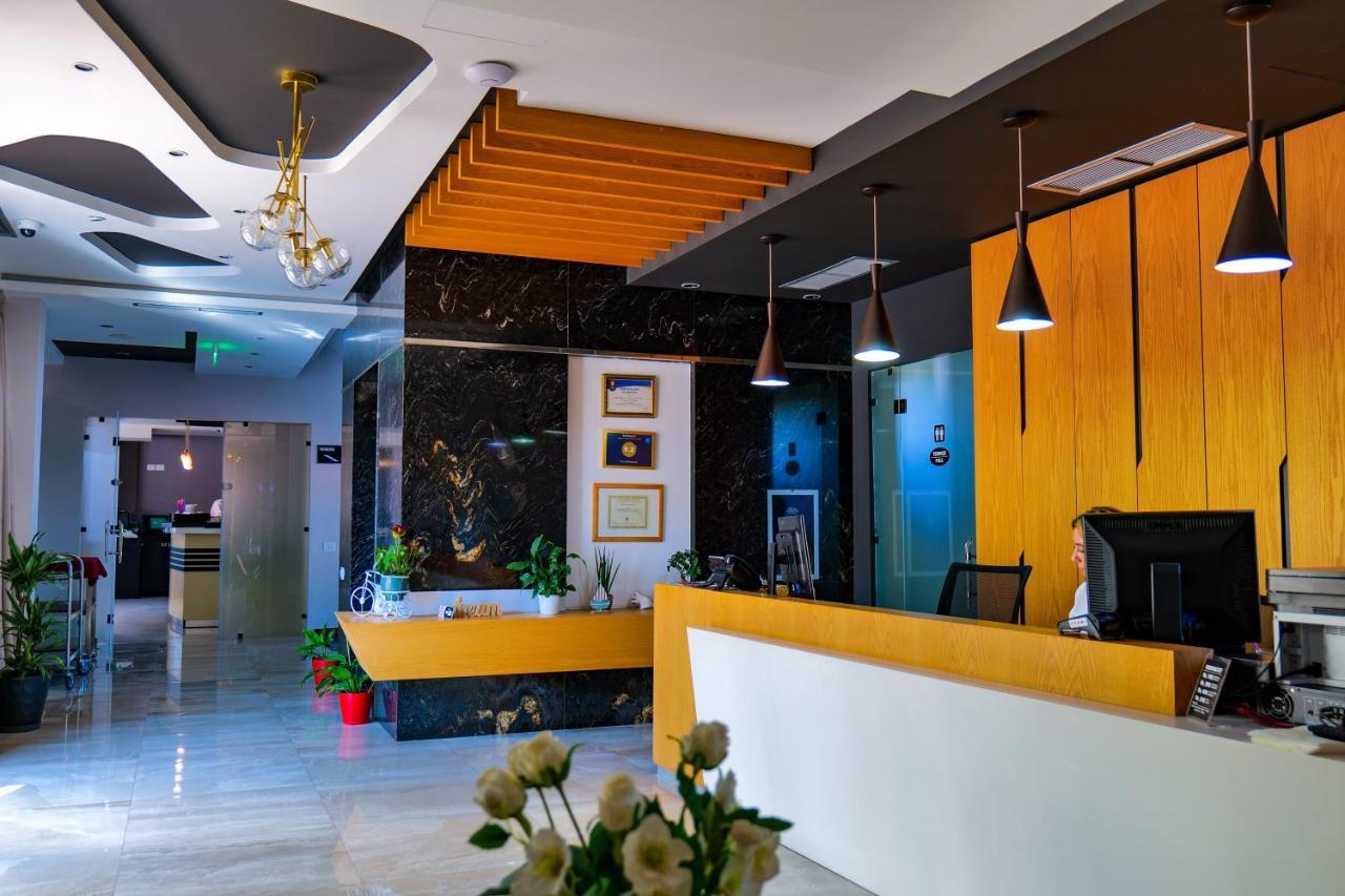 Lord Tirana Hotel 4*
