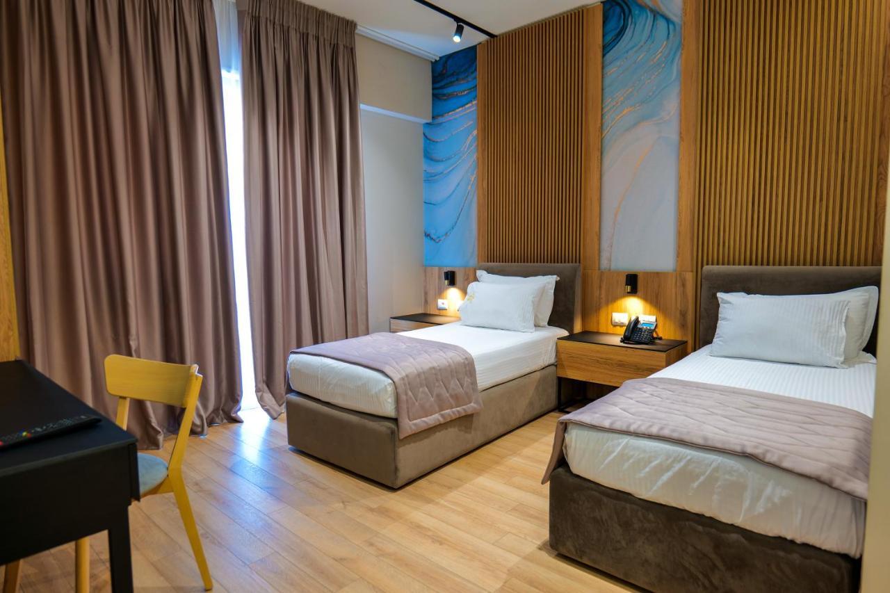 Lord Tirana 4*